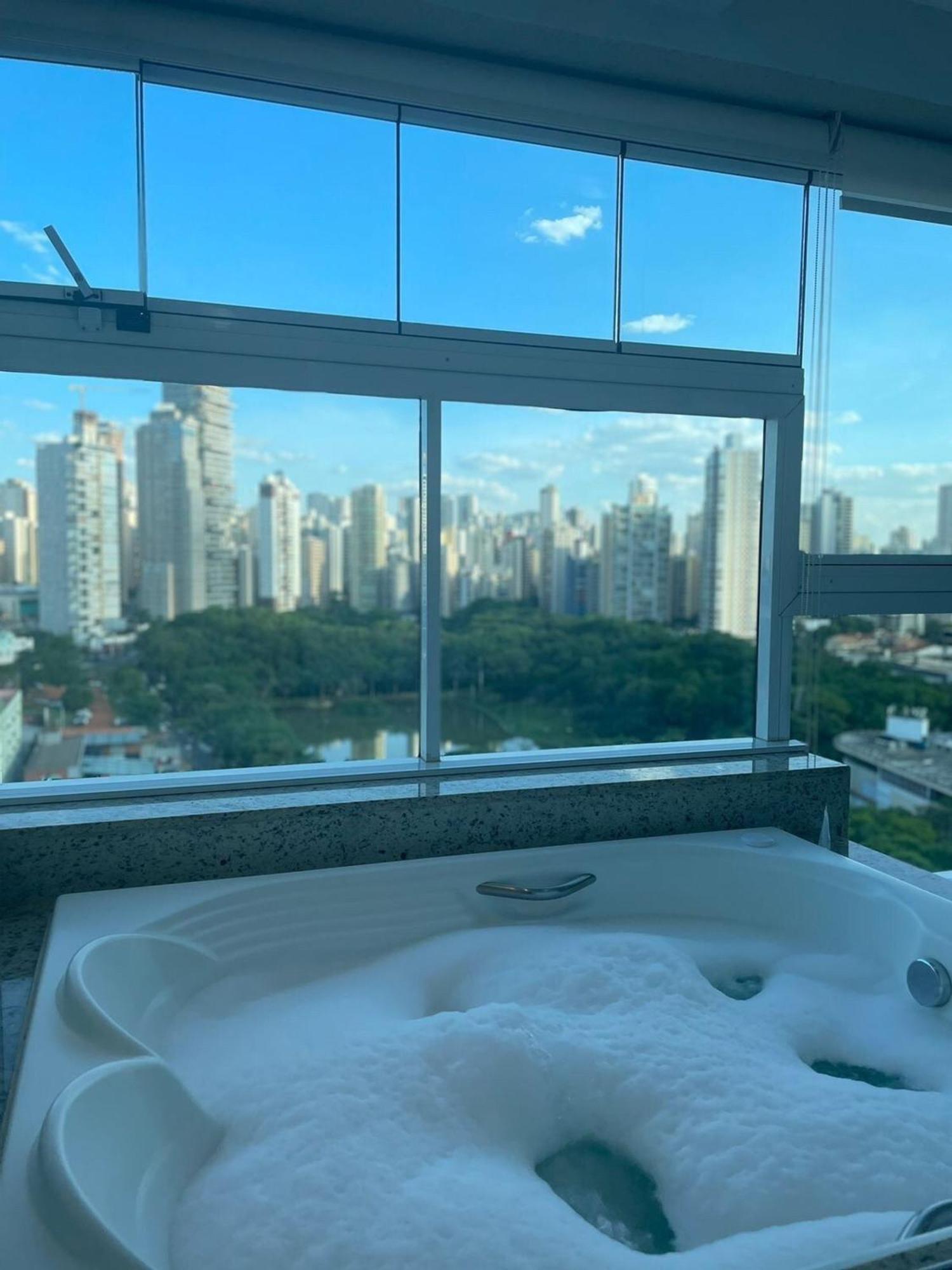 1 Qts.| 2 Hosp. | Jacuzzi Na Varanda | Linda Vista جويانيا المظهر الخارجي الصورة